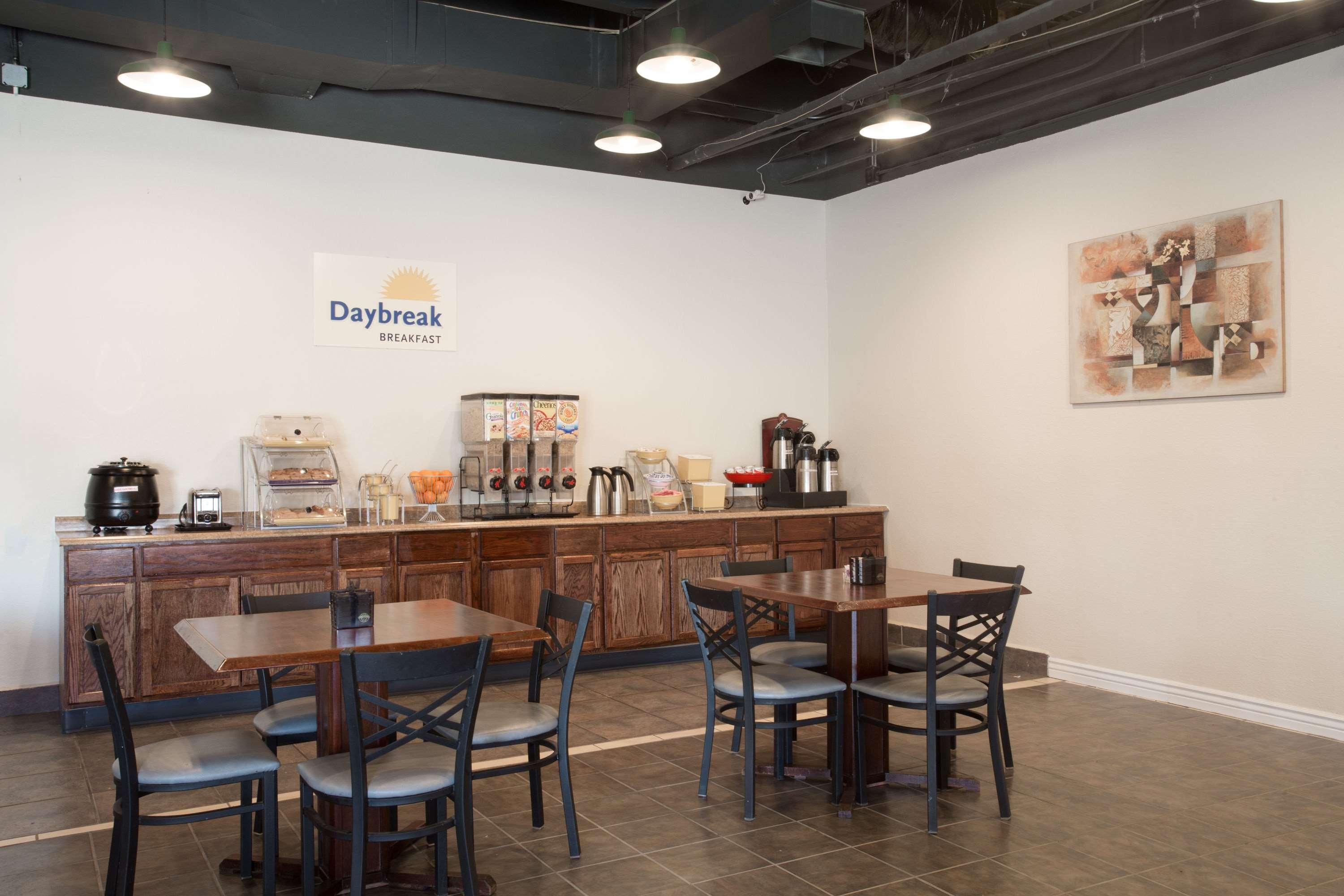 Days Hotel By Wyndham Peoria Glendale Area Dış mekan fotoğraf