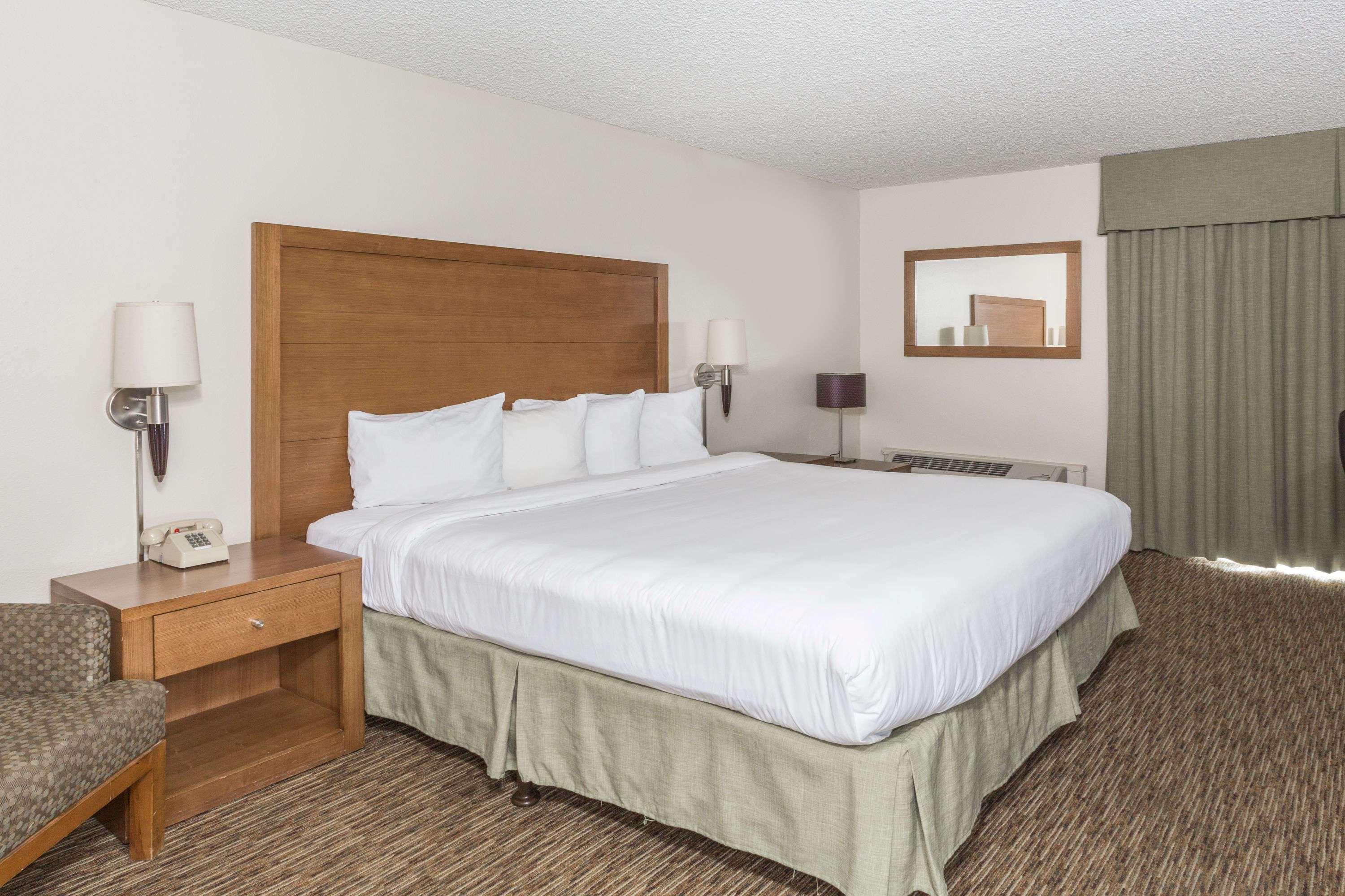 Days Hotel By Wyndham Peoria Glendale Area Dış mekan fotoğraf