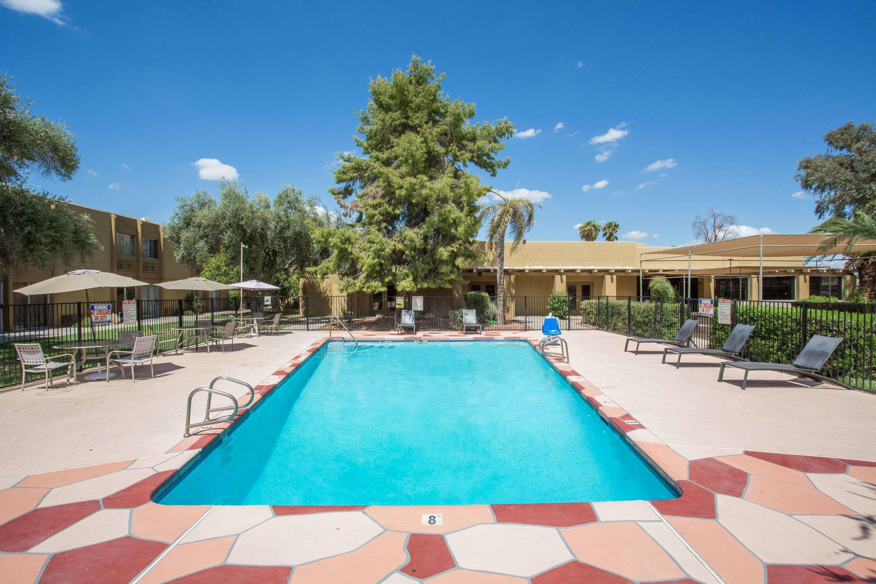 Days Hotel By Wyndham Peoria Glendale Area Dış mekan fotoğraf